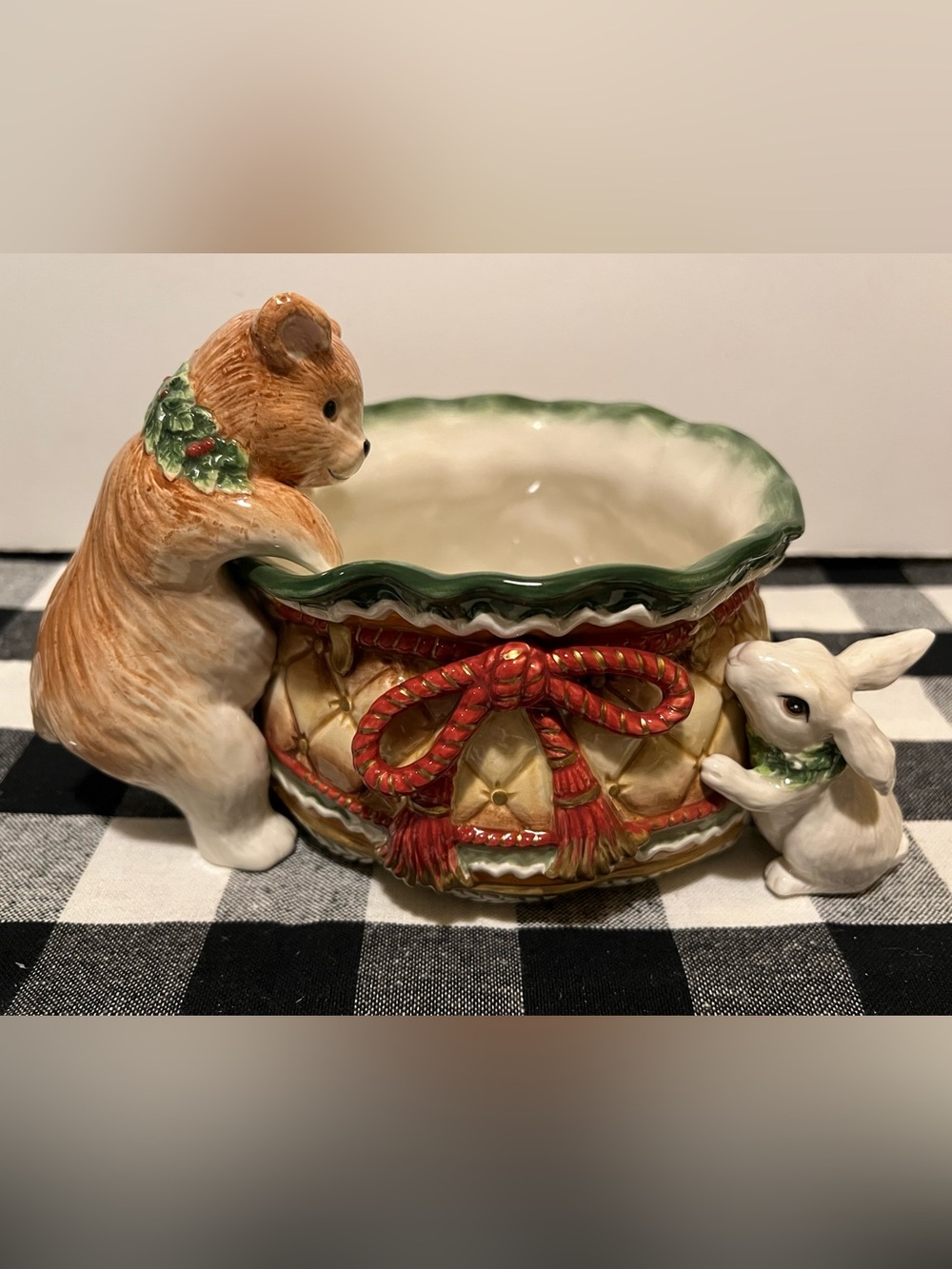 NWT WINTER HOLIDAY SANTA TIDBIT DISH.